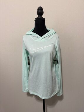 NWT Nike Mint Green Lightweight Hooded Long Sleeve Top